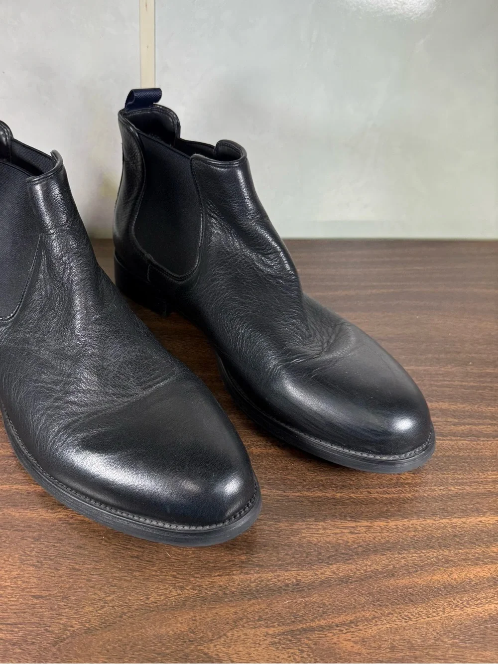 Vince Camuto Laken Lug Black Leather Chelsea Boots Mens 11 Pull On EUC